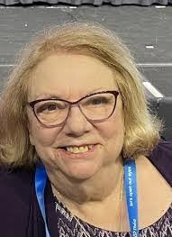 Robyn Arnett's Instagram, Twitter & Facebook