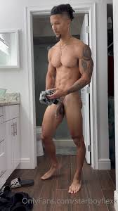 Str8 Big-Dick Masculine Lightskin Dude Ready 2 Shower - ThisVid.com