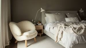 Ideas for big master bedrooms right through to cozy small if there was only one place that we could choose to make cozy in our homes, it would just have to be our bedroom. Cozy Bedroom Ideas To Make A Space More Homey