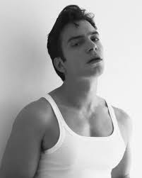 Người mẫu Slovenia đầu tiên ký hợp đồng với Calvin Klein và một người ủng  hộ LGBTQIA+ đầy đam mê, Anej Sosi č, là ngôi sao đang lên mà bạn cần để