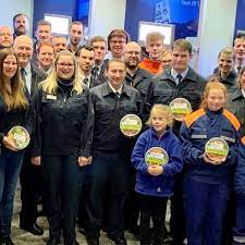 Számos bank elérhetőségi adatai is megtalálhatóak. Vr Partnerband Chattengau Schwalm Eder Spendet 70 000 Euro An Die Kinder Und Jugendfeuerwehren Melsungen