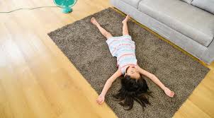 Udara panas dirumah, ayo ademkan badan dengan menyalakan kipas angin. Tidur Dengan Kipas Angin Sepanjang Malam Berbahayakah Health Liputan6 Com