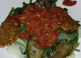 250 gram ceker ayam 1,5 liter air 1 buah wortel 1 buah kentang 1/4 butir kol 9 sop ayam kampung sambal kecap semua tentang memasak beraneka ragam masakan. Perpaduan Maknyos Sop Daging Sapi Dan Sambal Kecap Perbincangan Perempuan