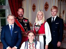 One year later, they moved. Kronprinzessin Mette Marit Erstes Indiz Heiratet Ihr Sohn