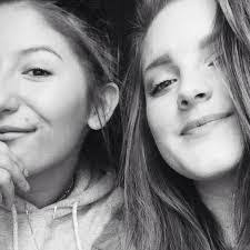 Leslie Dutcher's Instagram, Twitter & Facebook