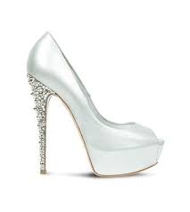 Le scarpe sposa rosa cipria sono un'accessorio davvero molto particolare e ricercato per tanti tipi di abiti, si abbinano molto bene sia al bianco sia ad altri colori ad esso vicini, nonchè ai colorati. Scarpe Sposa Ecco I Migliori Modelli Del 2018 Per Lasciare Tutti Senza Fiato Scarpe Da Sposa Scarpe Tacchi Alti