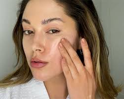 What Does Hyaluronic Acid Do for Skin? Benefits Explained