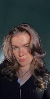 Ella Sinclair's Instagram, Twitter & Facebook