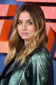 Pin By Anthony Wood On Ana De Armas Blade Runner Actresses Blonde Hair With Highlights