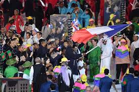 Il n'est pas question non plus de révolutionner le protocole, en france il y a quasiment autant de mode que de clochers. Douze Candidats Pour Porter Le Drapeau Francais A Tokyo L Equipe