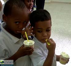 Helados Bon and Jumbo donate to the Fundacion MIR!