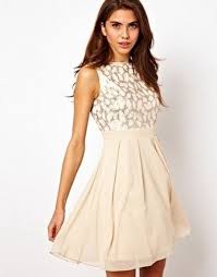 En caricaturant si vous voyez une jeune fille habill�e en tenue de sport arriver en cours il est ainsi possible d�adopter un style et une tenue sans se ruiner. Epingle Sur Robe