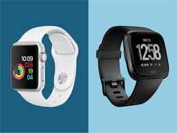 Review Apple Watch Vs Fitbit Versa Which Smartwatch Is Best Business Insider Apple Watch Vs Fitbit Apple Watch Fitbit