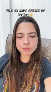 Lindsay Benton (@lindsaytheloangirl)