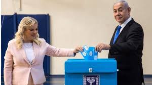 Yair lapid, the leader of israel's largest opposition party yesh atid, was given a mandate to form a coalition last month, after acting prime minister benjamin netanyahu missed the deadline. Israel Election Netanyahu In Tough Fight In This Year S Second Vote Bbc News