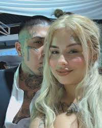 MONA SE CASA CON GEROS 😭❤️ Geros compartió un video en sus redes sociales  mostrando cómo se arreglaba para ir al registro civil, porque se va a casar  con Mona. Al parecer,