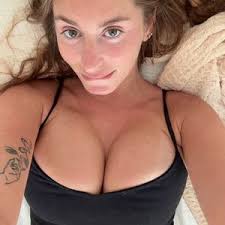 Julie Ruby (@julierubyreid)