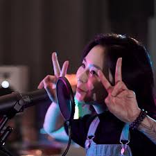 《口水多過浪花》 《jackson 踩入口水直播室！》（個人） 《聖艾粒奶油夜校》 ilubtv王嘉爾（個人） 2017年12月7日 雷霆881 《1圈圈》 個人 2017年12月9日 叱咤903 《西瓜大發》 2017年12月10日 雷霆881 《泡菜粉絲煲》 2017年12月14日 香港電台第二台 《made in hong kong 李志剛》 å£æ°´å¤šéŽæµªèŠ± Single By Freddie Lo Spotify