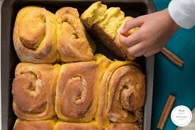 Brioche Au Potiron Et A La Cannelle Moelleuse Et Parfumee Sab N Pepper Recette En 2020 Alimentation Potiron Recette