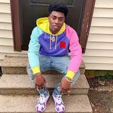 Fredrick dewon thomas givens ii (born march 29, 1996), known professionally as fredo bang, is an american rapper.he is best known for his tracks oouuh and top (featuring lil durk).in april 2020, he released his debut studio album, most hated, through se lavi productions and def jam recordings Fredo Bang