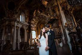 Für ihre hochzeitsfeier können sie entweder nur eine location oder gleich mehrere räumlichkeiten des nikolaushofs mieten. Hochzeit Juliusspital Gartenpavillion Heiraten Im Kappele In Wurzburg