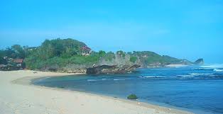Pesona pantai ngandong tidak kalah bagusnya dengan pantai lain di gunungkidul yang lebih duluan tenar. Pantai Ngandong Gunung Kidul
