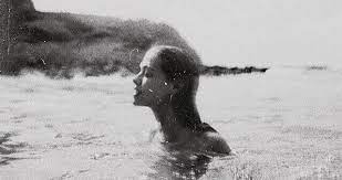 Rhiansworld On Pinterest Hellorhian On Insta Black And White Beach Black And White Vintage Photography Black And White