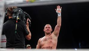 Lukasz rozanski vs eriks kalasnikovs full fight 20 june 2020. Boks Komedia W Tarnowie Lukasz Rozanski Walczyl Z Rywalem Ktory Kladl Sie Po Kazdym Ciosie Wideo Sportowy24