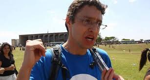 'Não estamos sugerindo participação especial em nenhuma das marchas contra  corrupção', diz presidente da UNE