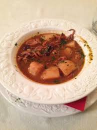 Fate cuocere le patate 30 minuti, scolatele e mescolatele con la panna. Moscardini In Umido Con Patate Picture Of La Buca Di San Matteo Genoa Tripadvisor