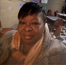 Luana Howard's Instagram, Twitter & Facebook