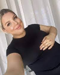 Amber Pridgen's Instagram, Twitter & Facebook