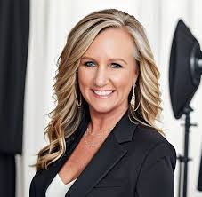 Jeannine Bean's Instagram, Twitter & Facebook