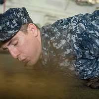 U.S. Marine Corps Cpl. Christopher Rivas ein Kampfingenieur