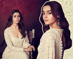 Alia Bhatt Bollywood Actress Plazo Salwar Suits Latest Design For Summer Wedding Season बालीवुड में इन दिनों अवॉर्ड्स का सीजन चल रहा है। जी सिने अवॉर्ड्स और फिल्म फेयर अवॉर्ड्स के बाद शुक्रवार शाम india's most stylish 2019 अवॉर्ड्स का आयोजन किया गया। कैटरीना कैफ रेड गाउन में अपने खुबसूरत लेग्स फ्लॉन्ट करती नजर आईं। alia bhatt bollywood actress plazo salwar suits latest design for summer wedding season