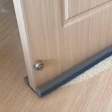 Bas De Porte Etanche Video En 2021 Trucs Et Astuces Maison Astuces Maison Idee Entree Maison