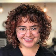 Grey hairstyles will not fall from 2021 trends and they are great for round faces. 50 Adorable Hairstyles For Round Faces Cheeky Locks