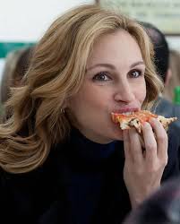 L'antica pizzeria da Michele; Napoli'de 1870 yılında açılan bu ünlü  Napoliten pizzacı, sadece iki tür pizza sunuyor: pizza margherita ve pizza  marinara. Pizza margherita, domates sosu, fesleğen yaprakları, mozzarella  ve zeytinyağı ile