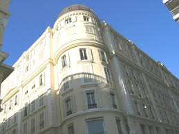 Se desiderate installarvi nel principato, offriamo una selezione di appartamenti e immobili in vendita che vanno dal monolocale alle 5 stanze e di più, includendo penthouse, parcheggio, garage o negozi. Monolocali In Affitto A Monaco