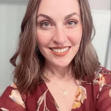 Ashley Applin's Instagram, Twitter & Facebook