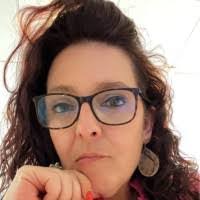 Julie Bott's Instagram, Twitter & Facebook