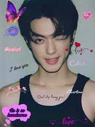 This is too cute 🥰 Tua with the uke 🤙🏼😁