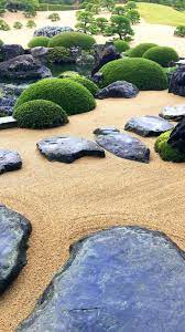Pin By Piknerova On Kouzelne Zahrady Japanese Garden Landscape Small Japanese Garden Japanese Garden Design