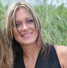 6 ocak 2021), amerikalı eski hava kuvvetleri gazisi olan kadın aktivist. 4rkauklxykolfm