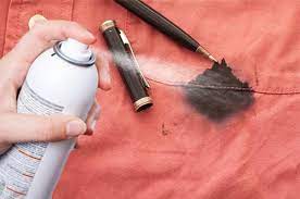 Neben der toilette ist eine milchflasche. Kugelschreiber Flecken Entfernen Schnell Und Einfach