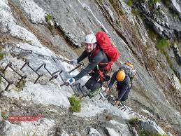 Der einsatz sollte ab etwa 07.30 uhr wieder anlaufen, sagte ein polizeisprecher am. Bergsteigen Der Zugspitze Durch Das Hollental Guiders De