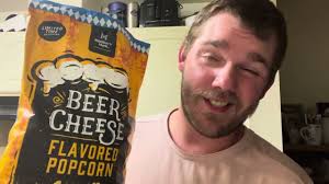 Trying Sam’s Club Member’s Mark Beer Cheese Popcorn!