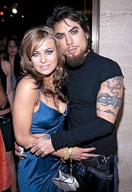 5 out of 5 stars. Carmen Electra Dan Dave Navarro Benar Mendapatkan Bercerai July 2021
