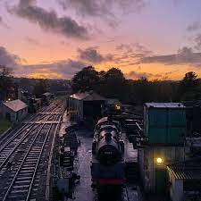 Laura On Instagram The Last Of The Dorset Spam Pretty Sunset Train Instagram Train Sunset