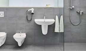 Si buscamos crear un ambiente tranquilo en el baño, una de las cosas a la que seguro que tenemos que recurrir es al color azul. Tienda Inodoros Y Bides Para Cuartos De Banos En Barcelona